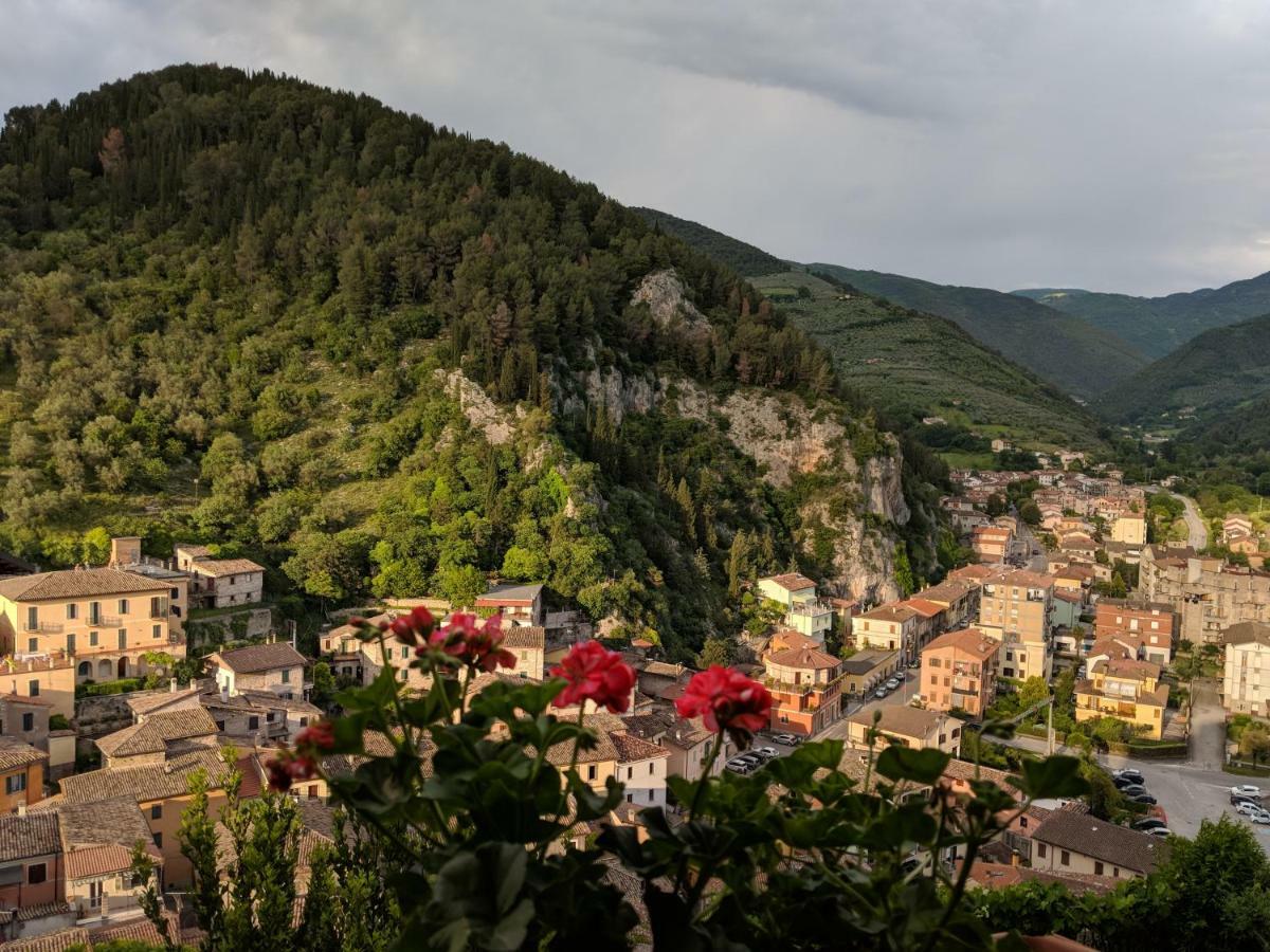 Cuore Del Castello Arrone Exterior foto